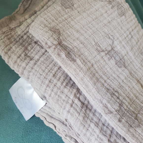 Limited Edition Itzy Ritzy Swaddle - Picture 4 of 7